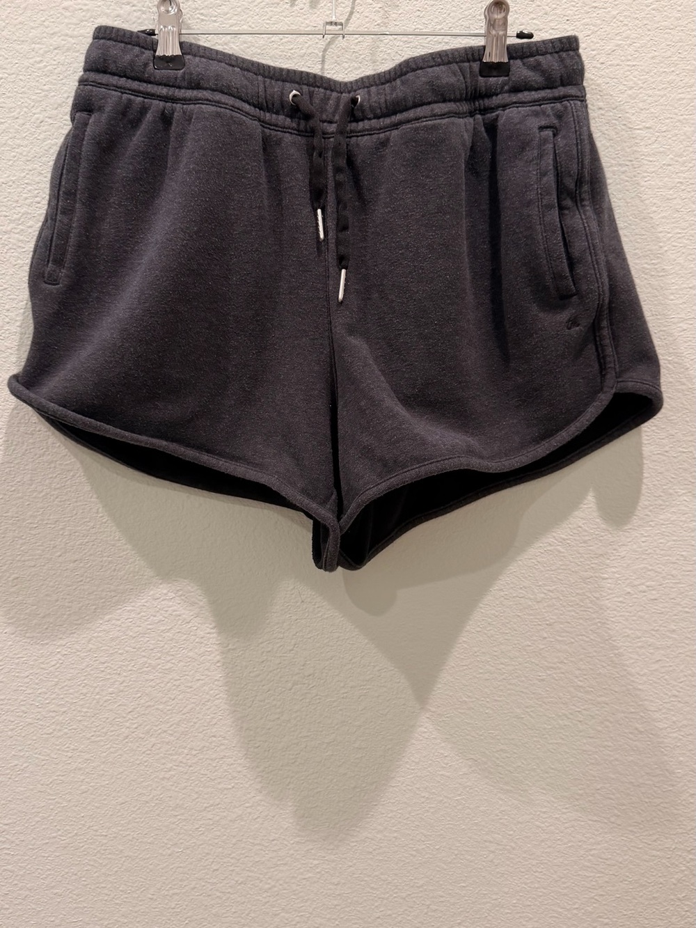 Travis Matthews Gray Cloud Tie Shorts Women's M